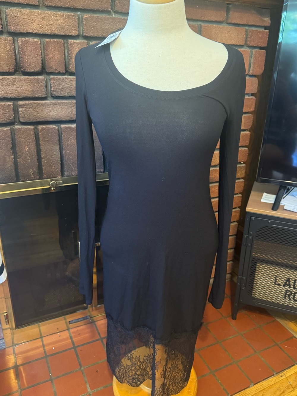 NWT BCBG Maxazria Black Long-Sleeve Lace-Hem Women’s Dress size M